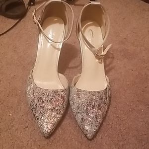 Gobdu ladies High Heels  Size 6.5 slim width